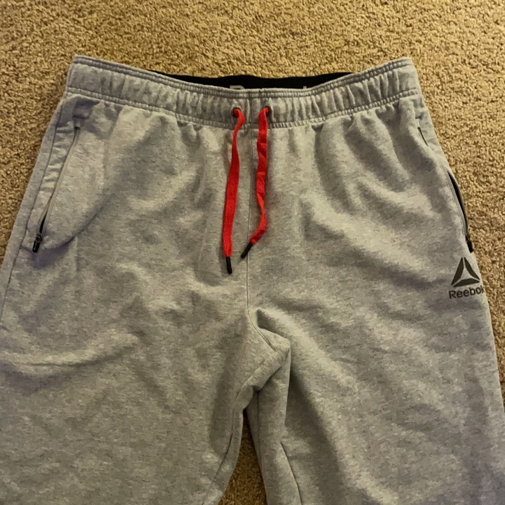 Men’s Reebok Sweats - Picture 3 of 5